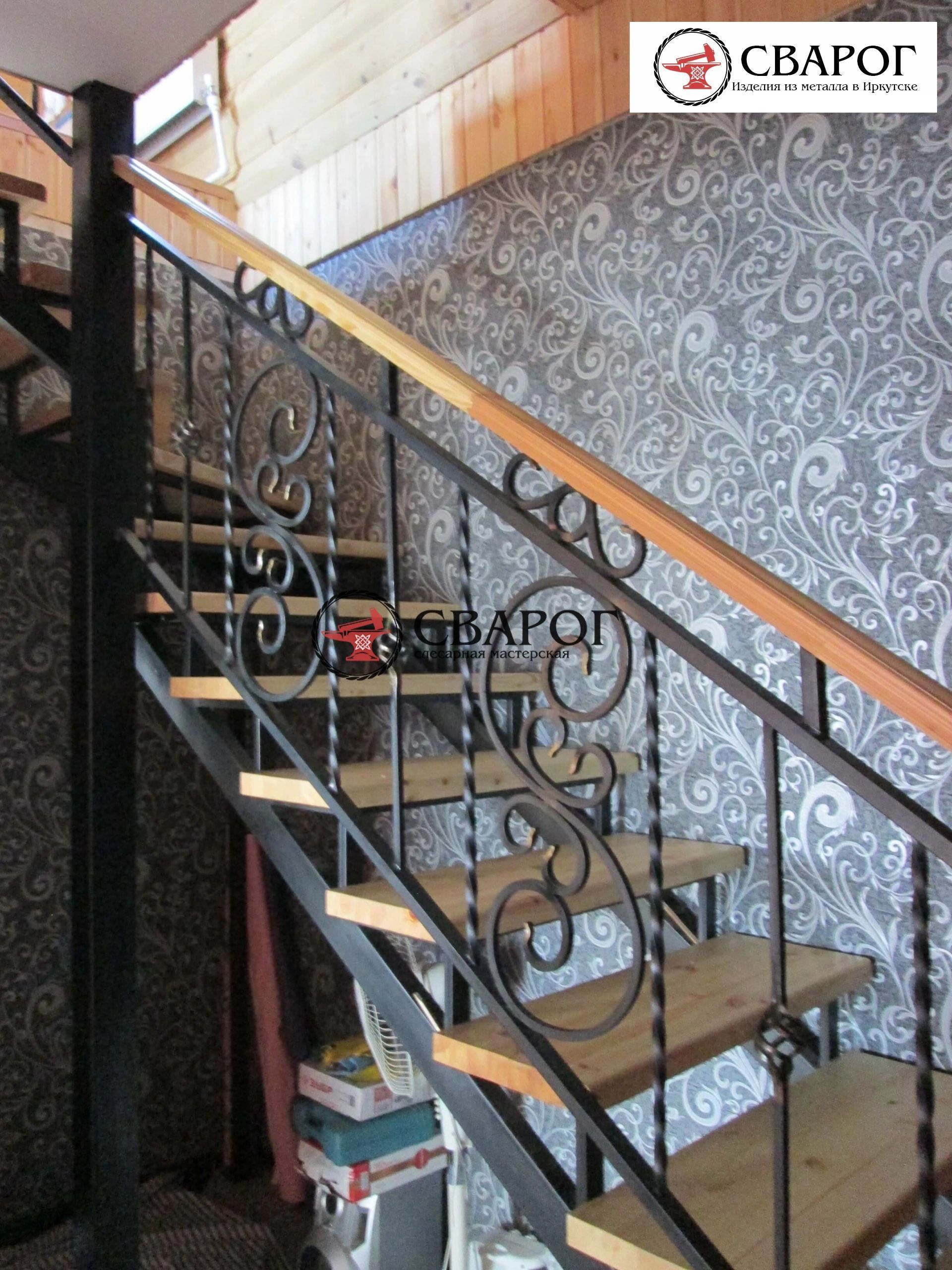 Металлический каркас лестницы на тетивах для частного дома, в таунхаус, коттедж
