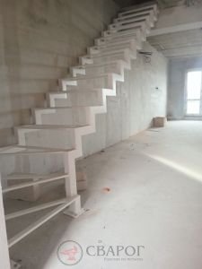 Каркас лестницы на двух косоурах с забежными ступенями 1