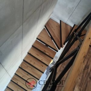 Лестница Оксфорд с деревянными ступенями